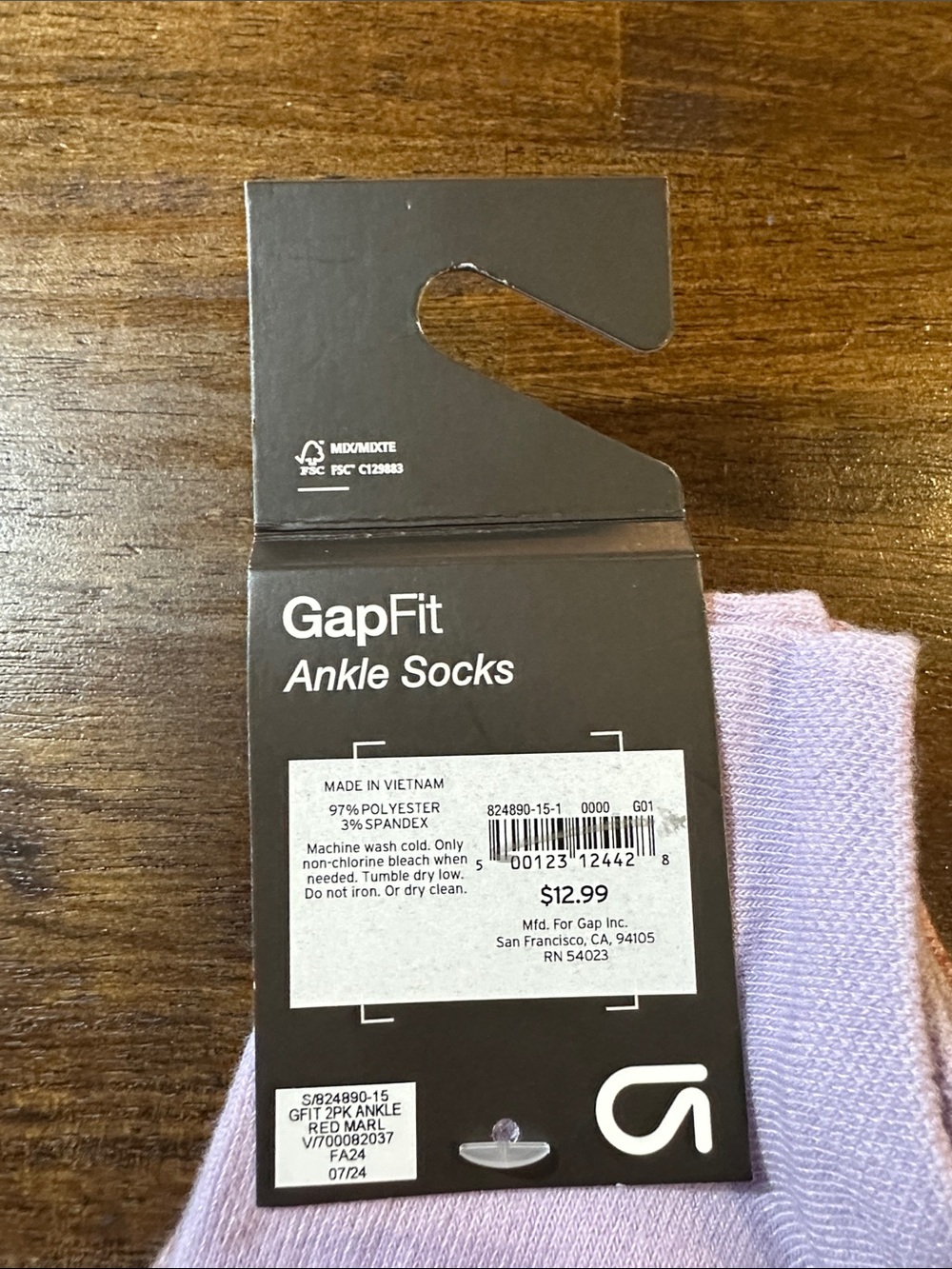 NWT Gap Fit Red Mable Ankle Socks - 2 Pair (One Size) - Picture 6 of 6